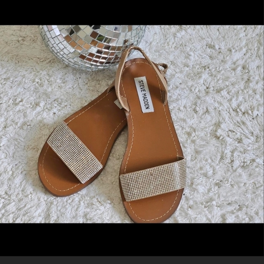 Steve Madden Beige and Silver Sandals